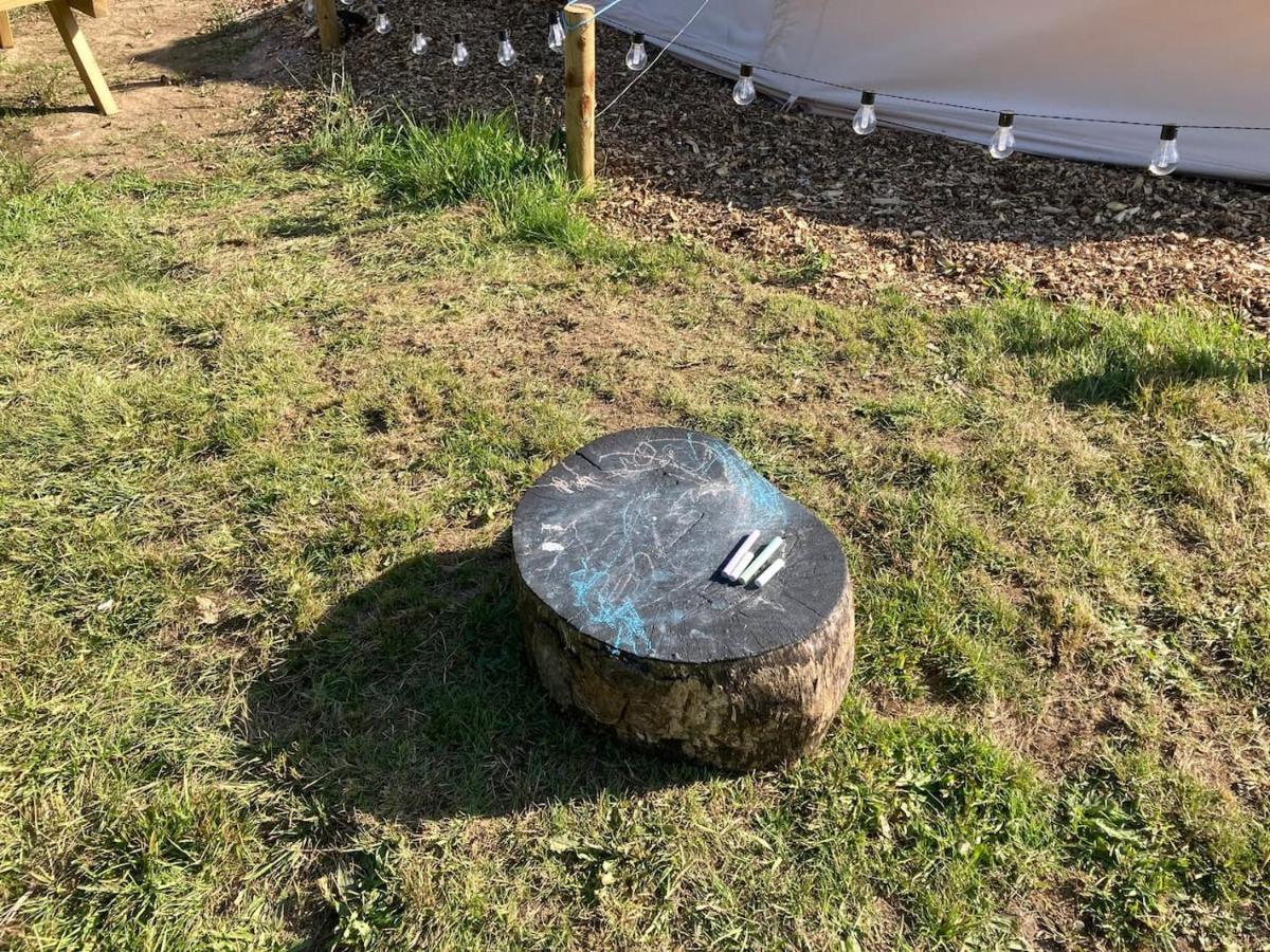 Roaches Retreat Family Glampsite, Rocky Reach Bell Tent With Outdoor Adventures And Campfire Nights Upper Hulme Екстериор снимка