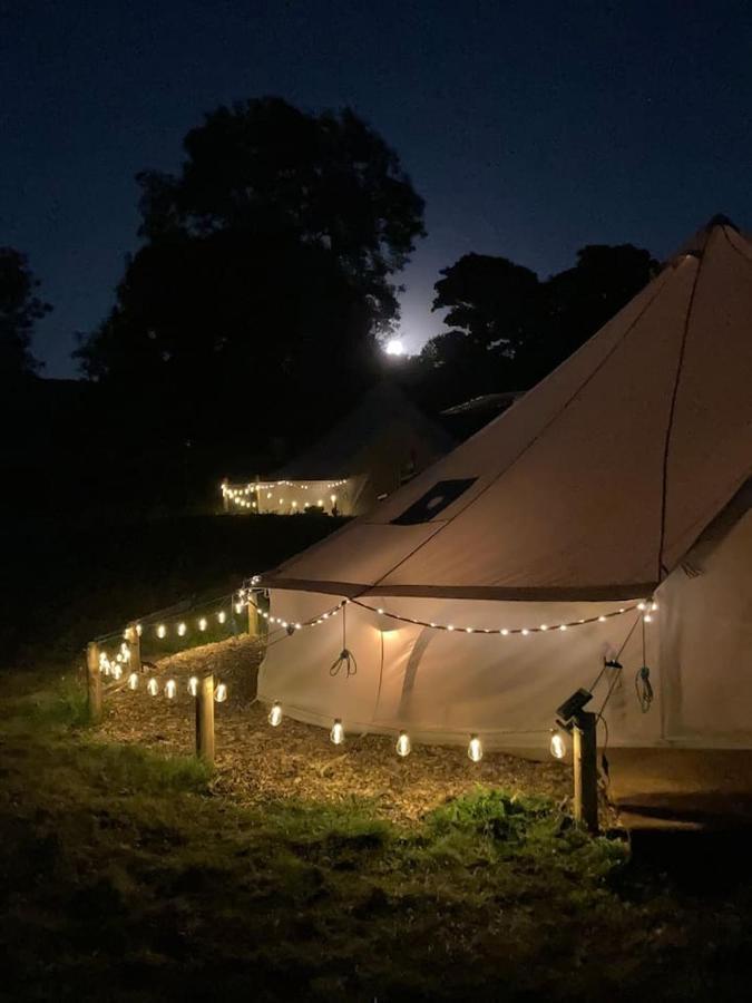 Roaches Retreat Family Glampsite, Rocky Reach Bell Tent With Outdoor Adventures And Campfire Nights Upper Hulme Екстериор снимка